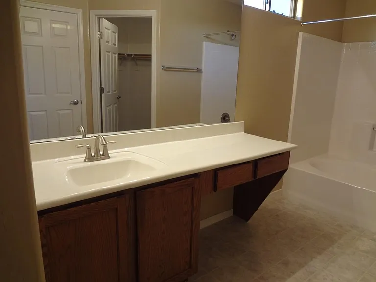 1051 S Maverick St — Photo 32