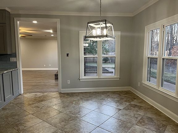5th image of 2525 Park Creek Cv N