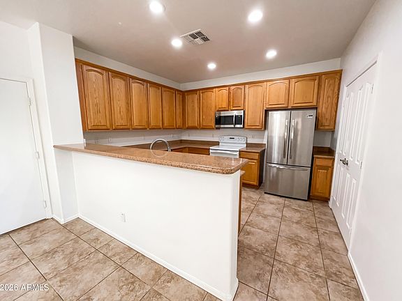 2nd image of 5865 E HOLMES Avenue
