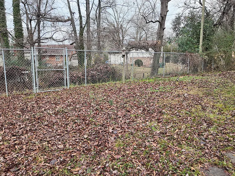 1521 Anthony Dr — Photo 18