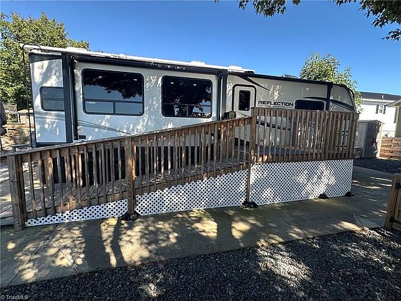 3rd image of 103 Brit Ln