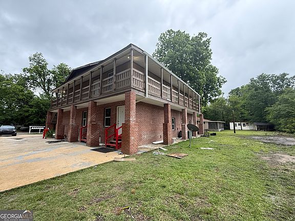 3rd image of 1011 Pine St
