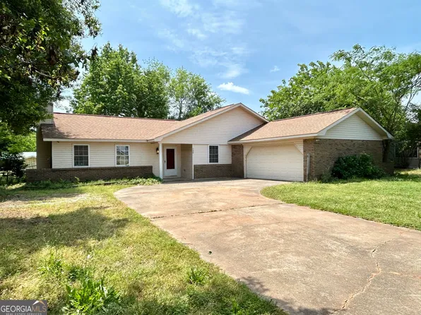 134 Foxwood Cir, Bonaire, GA 31005