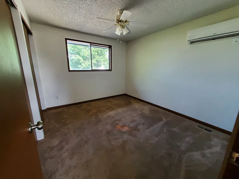 823 N Sargent Rd — Photo 19