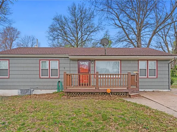204 N Kendall Dr, Independence, MO 64056