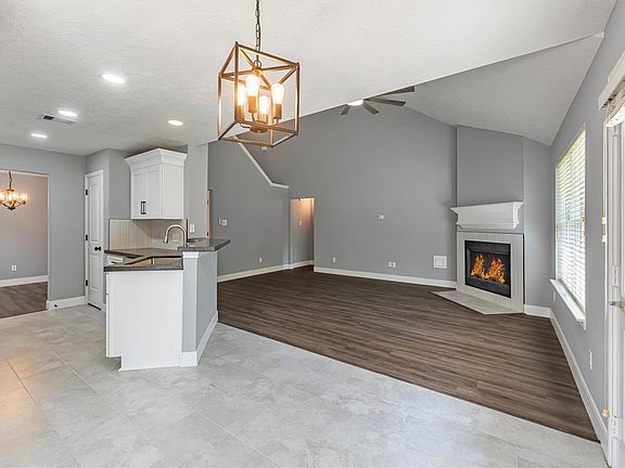 3rd image of 3227 Candlepine Dr