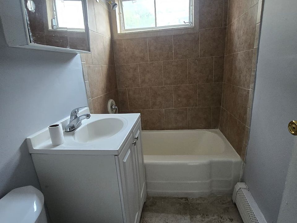 2nd image of 75 Park Ave #12