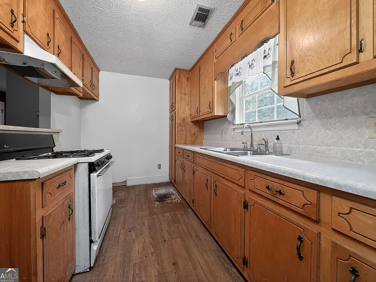 5576 Pobiddy Rd — Photo 3