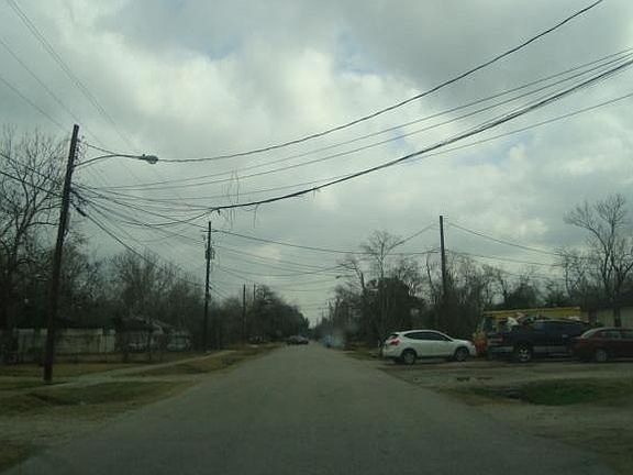 4th image of 4725 Carmen St