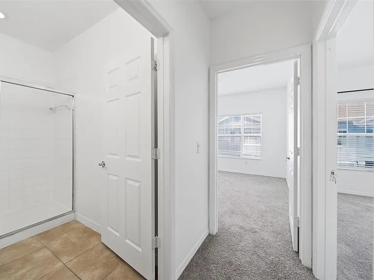 2532 Grand Central Pkwy #8 — Photo 27