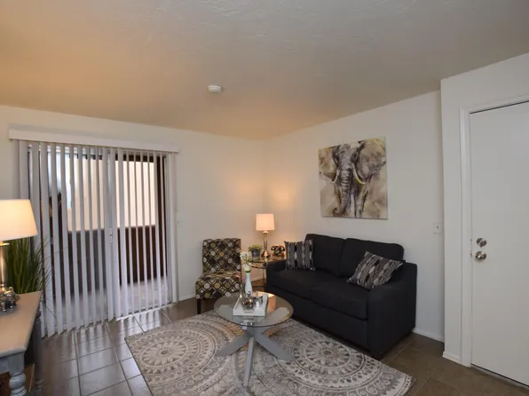 1810 E Blacklidge Dr, Tucson, AZ 85719
