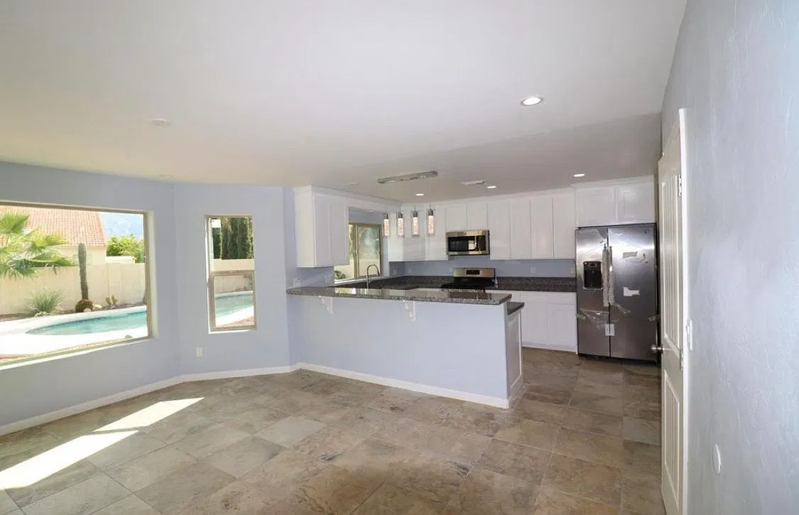 4 bed, 2.5 bath, 2490 sqft, $2,850 — Photo 4
