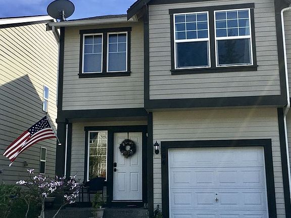 2nd image of 364 NE Miramar Cir