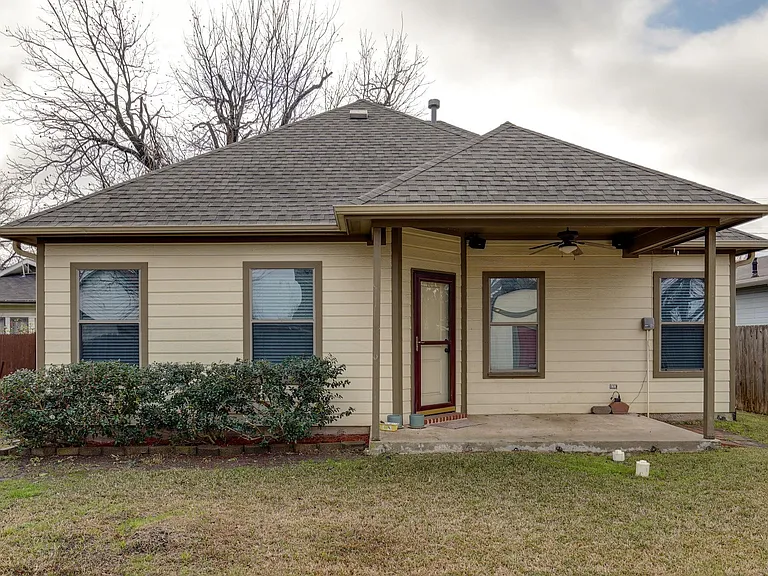 617 E Worth St — Photo 18