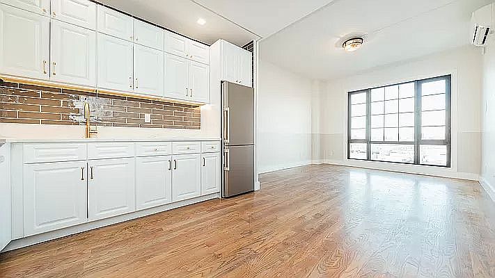 1st image of 115 Stanwix St #376