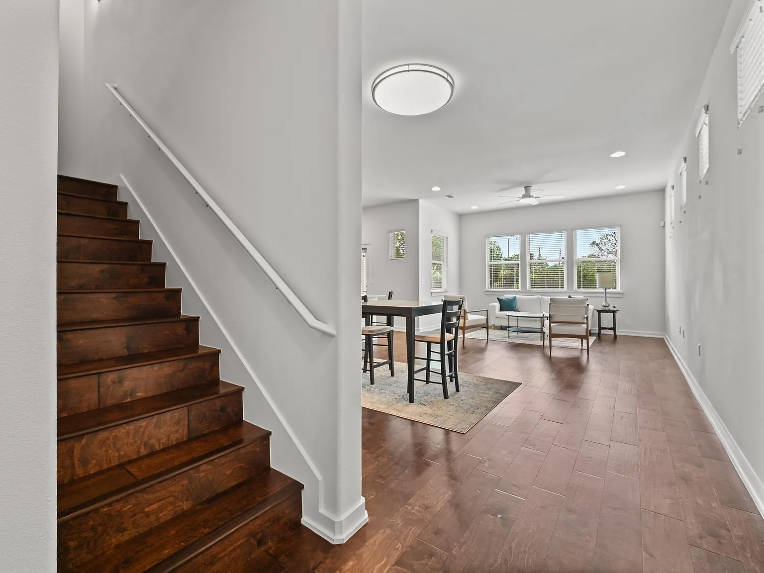 3 bed, 2.5 bath, 2090 sqft, $2,450 — Photo 4