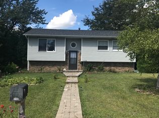 350 Idlewood Dr, Bolingbrook, IL