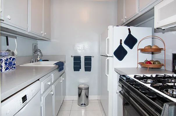 Rented by Corcoran | media 9