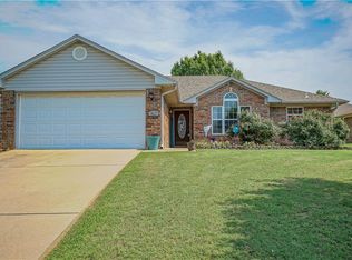 412 Crestview Dr, Van Buren, AR 72956