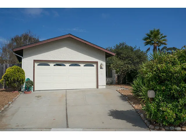 1172 Barbara Ct photo 1