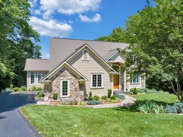 72 Pine Crest Cir, Moneta, VA 24121