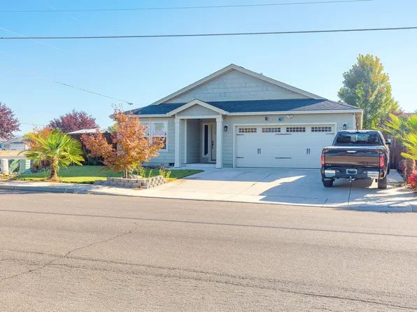 7594 27th St, White City, OR 97503