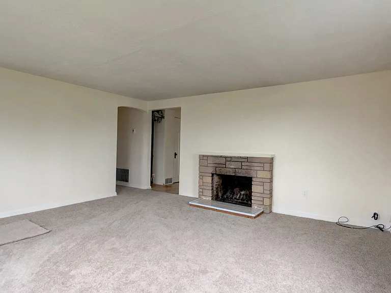 1190 SE 9th Ave — Photo 7
