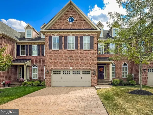 35 Elfreths Ct, Newtown, PA 18940