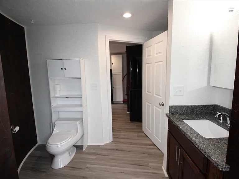 16 Middlesex St #11 — Photo 11