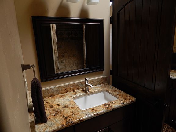 Master Bath 2nd Vanity