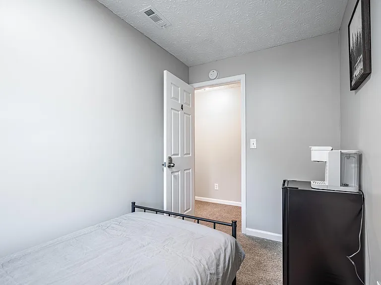 Tarragon Dr — Photo 2