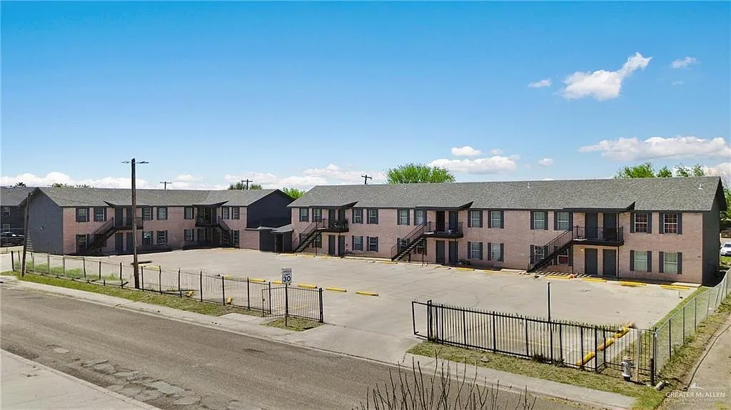 303 Gastel Cir - Unit 17 — Photo 1