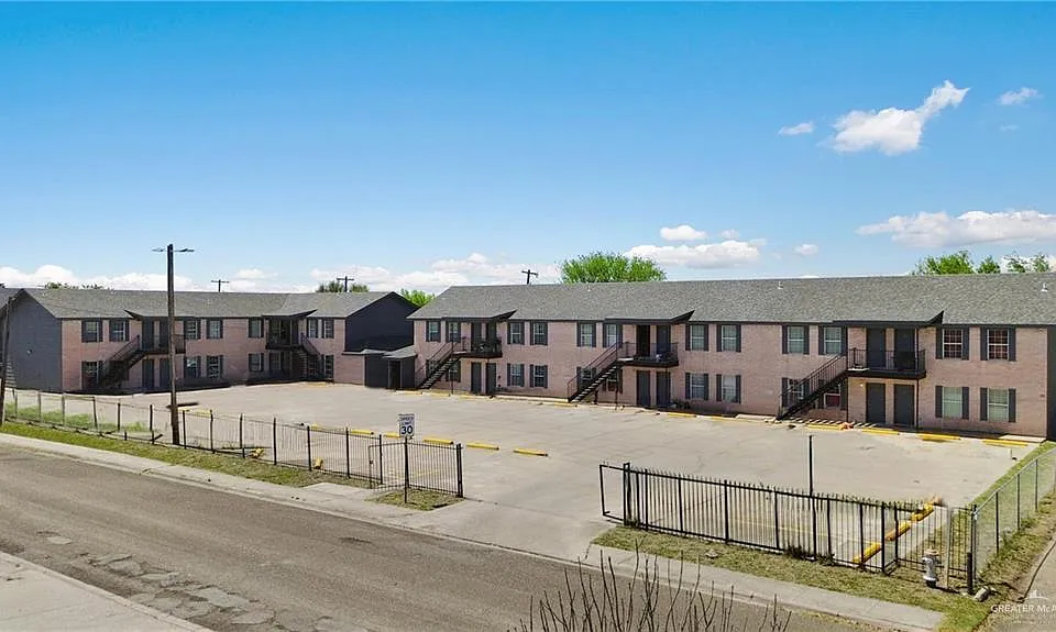 303 Gastel Cir #17