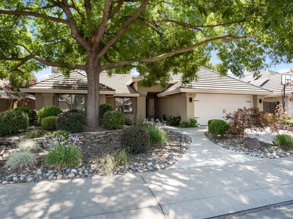 2336 Heritage Manor Dr, Riverbank, CA 95367