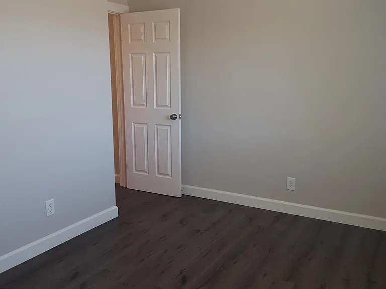 7628 Macarthur Blvd #4 — Photo 12