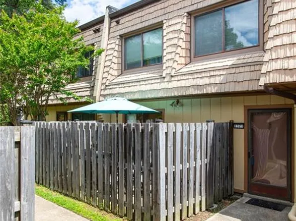 1371 Granada Ct, Newport News, VA 23608