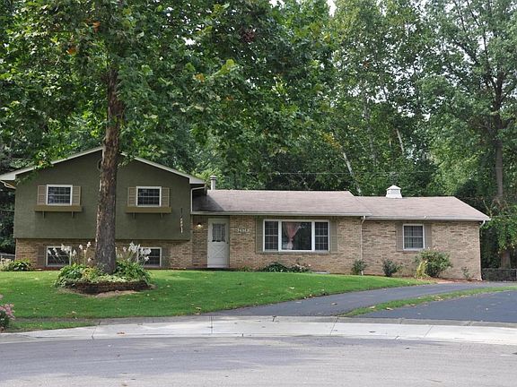 2nd image of 300 Brookhaven Dr N