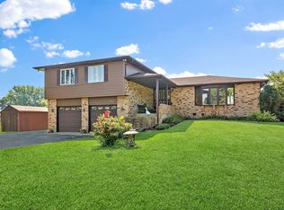 42W611 Kiwi Ct, Hampshire, IL 60140