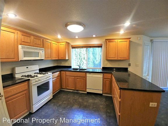 5th image of 3311 NE 86th Ave