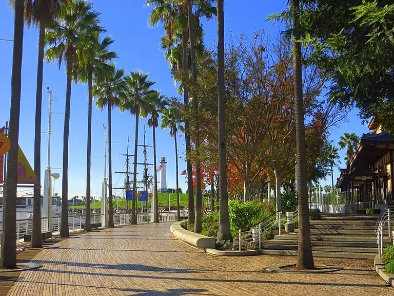 Ocean Walk Path to Aquarium of the Pacific