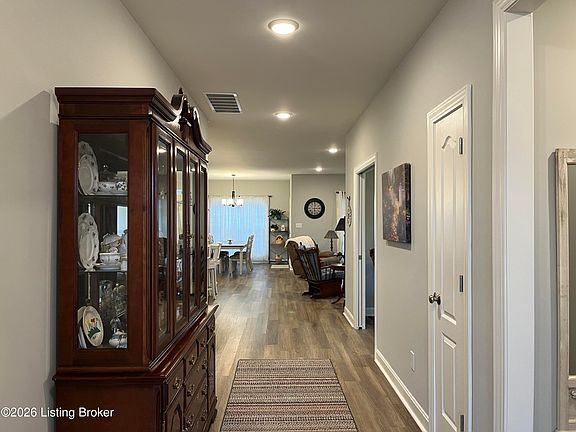 4th image of 8624 Glenmary Cove Way