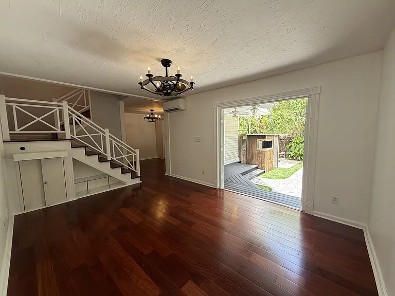 3318 Harriet Ave — Photo 5