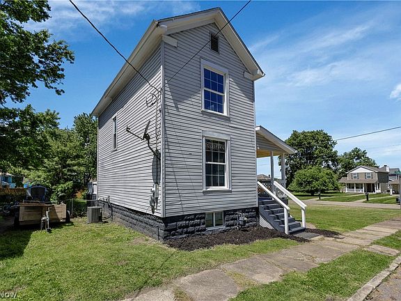 2nd image of 207 Columbia St