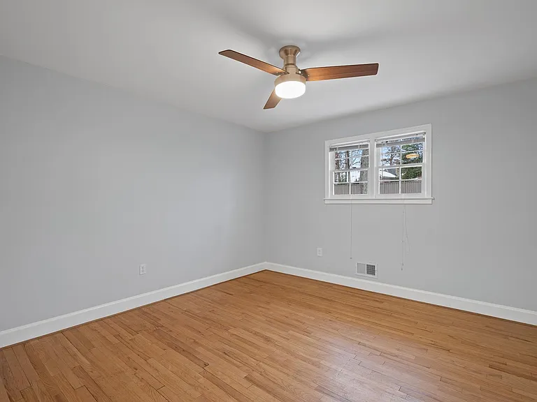 11 Howell Rd — Photo 10