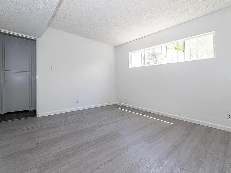 2616 Sherwood St #17 — Photo 8