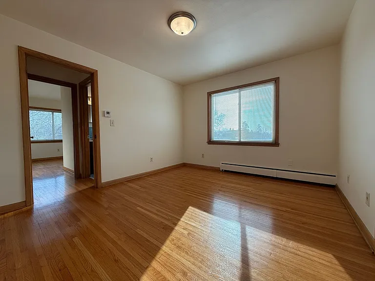 647 Cleveland Ave S — Photo 3