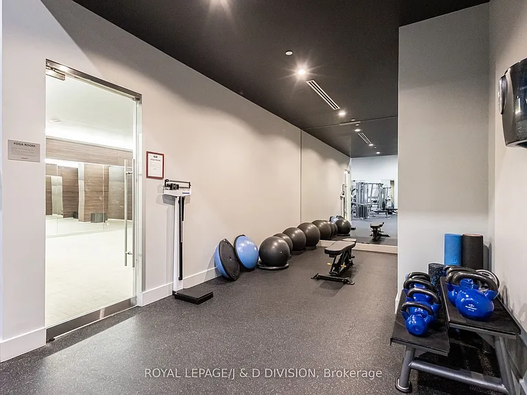 1030 King St W #435 — Photo 31