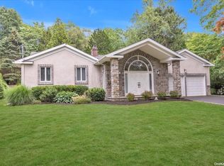 58 Hawxhurst Rd, Cold Spring Harbor, NY 11724