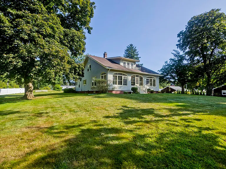 615 Newton St #2 — Photo 3