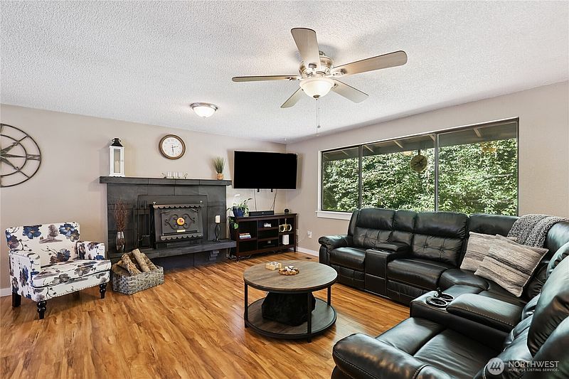 4th image of 9102 149th Street NW